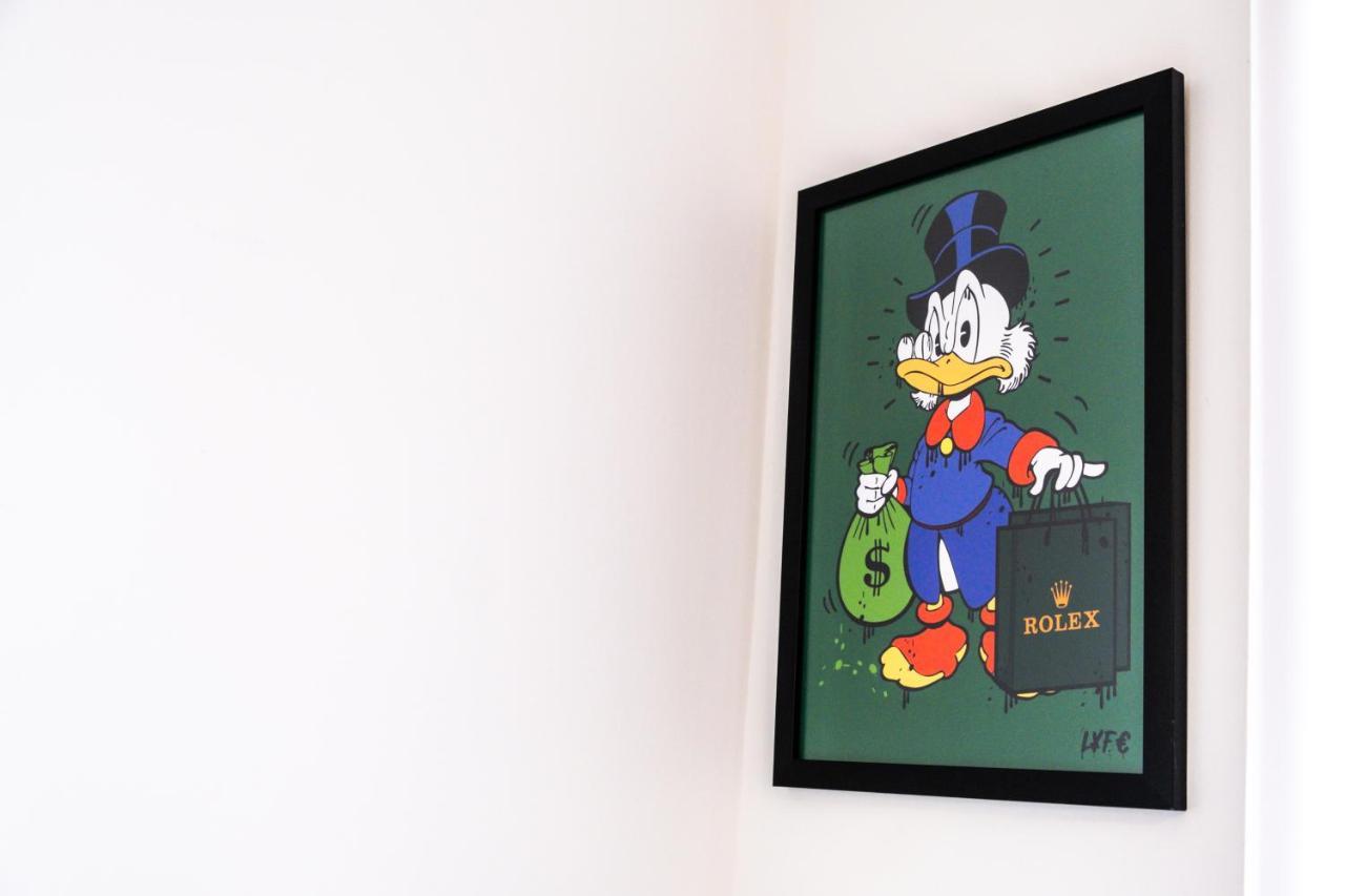 Luxury 2 Bed House City Centre ✘ Bbq & Garden ☆ Family Friendly→ Swingball & Outdoor Furniture - Free Parking → With 50 Inch Smart Tv, Free Netflix & Wifi ✘ Comfy Seating Area - By Maevela เบอร์มิงแฮม ภายนอก รูปภาพ